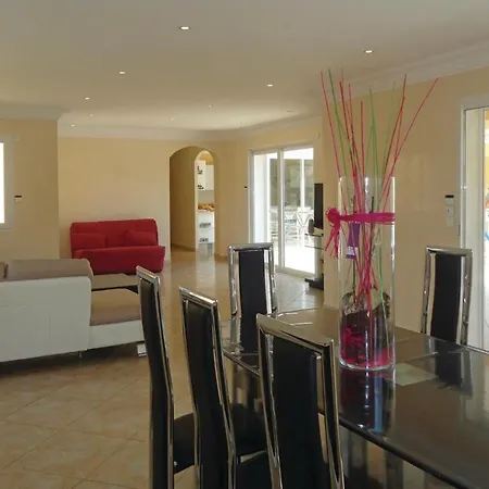 4 Bedroom Cozy In Grau D'agde 別荘