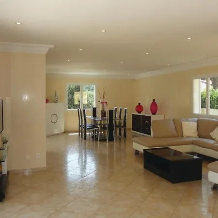 4 Bedroom Cozy In Grau D'agde * Le Grau-dʼAgde