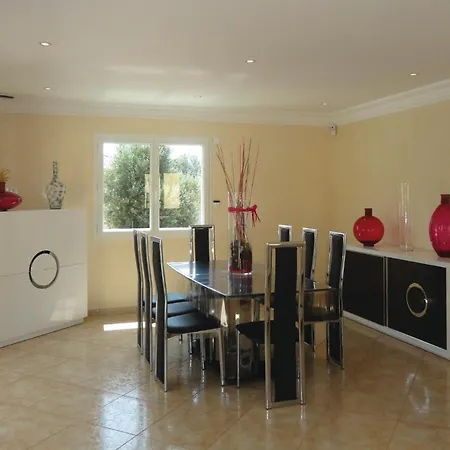 4 Bedroom Cozy In Grau D'agde