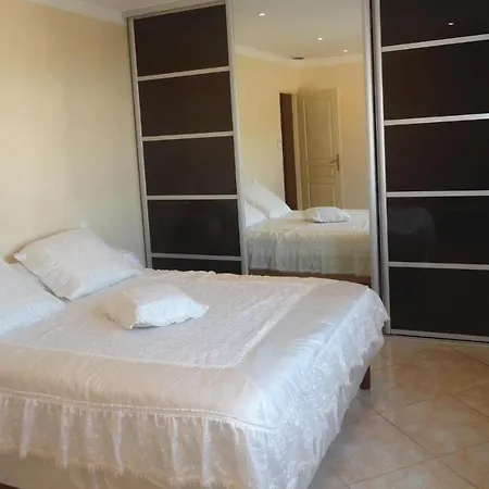 4 Bedroom Cozy In Grau D'agde