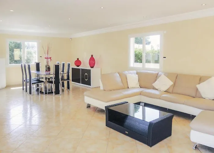 Сasa de vacaciones 4 Bedroom Cozy In Grau D'agde *