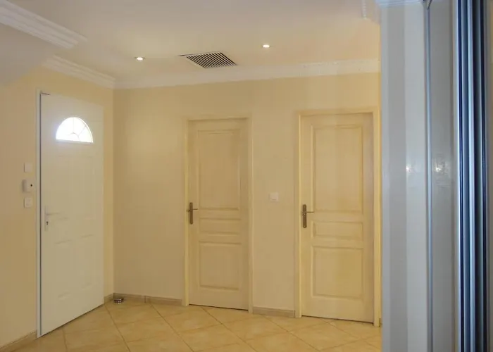 4 Bedroom Cozy In Grau D'agde * Le Grau d'Agde