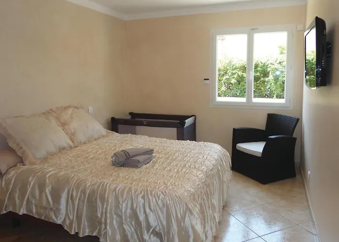 4 Bedroom Cozy In Grau D'agde Сasa de vacaciones *