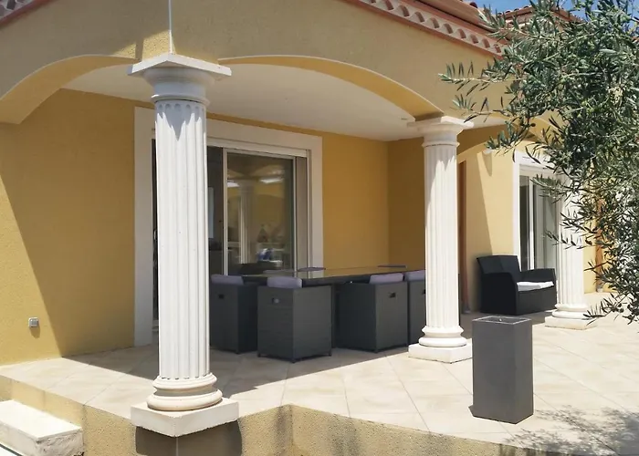 4 Bedroom Cozy In Grau D'agde *