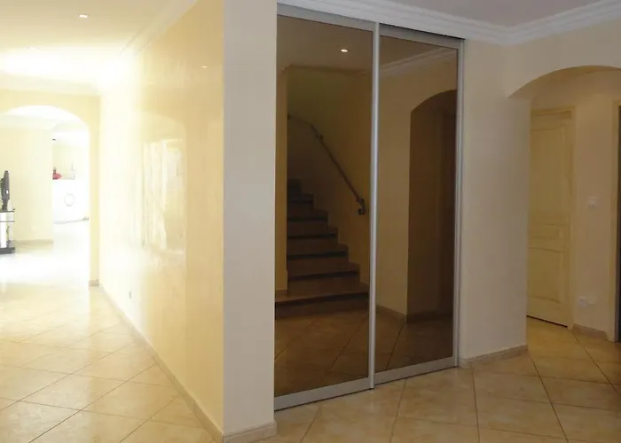 4 Bedroom Cozy In Grau D'agde *