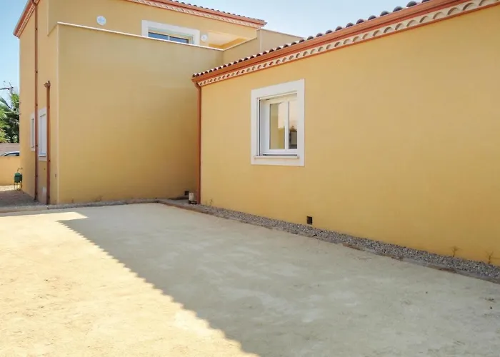 4 Bedroom Cozy In Grau D'agde Сasa de vacaciones *
