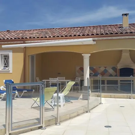 4 Bedroom Cozy In Grau D'agde Holiday home