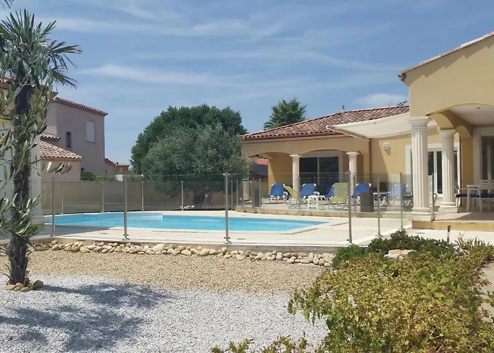 4 Bedroom Cozy In Grau D'agde Le Grau-d'Agde