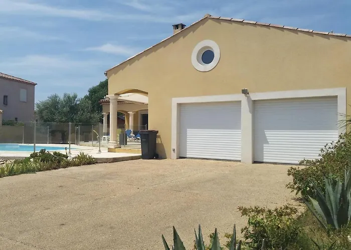 4 Bedroom Cozy In Grau D'agde Le Grau-d'Agde