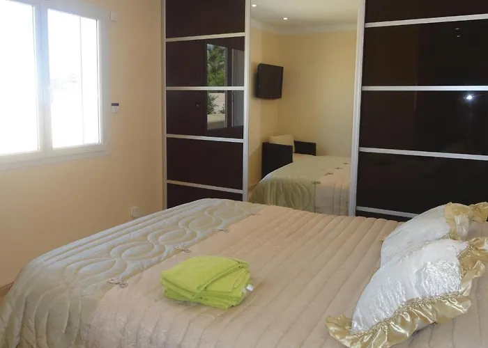 4 Bedroom Cozy In Grau D'agde * Le Grau-d'Agde