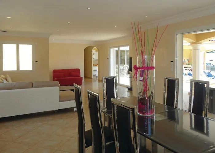 4 Bedroom Cozy In Grau D'agde Holiday home