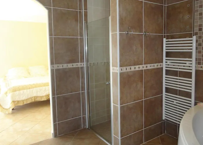 4 Bedroom Cozy In Grau D'agde *